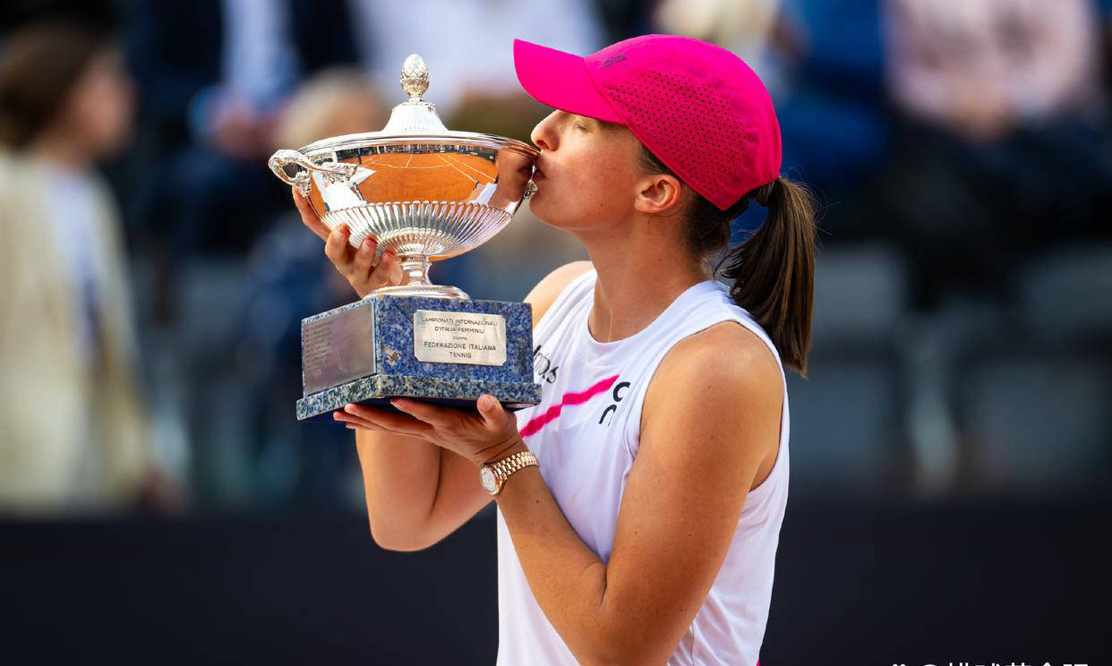 科维托娃在RNG比赛中逆转，惊险取胜引发热议！(巴黎奥运会引发热议)